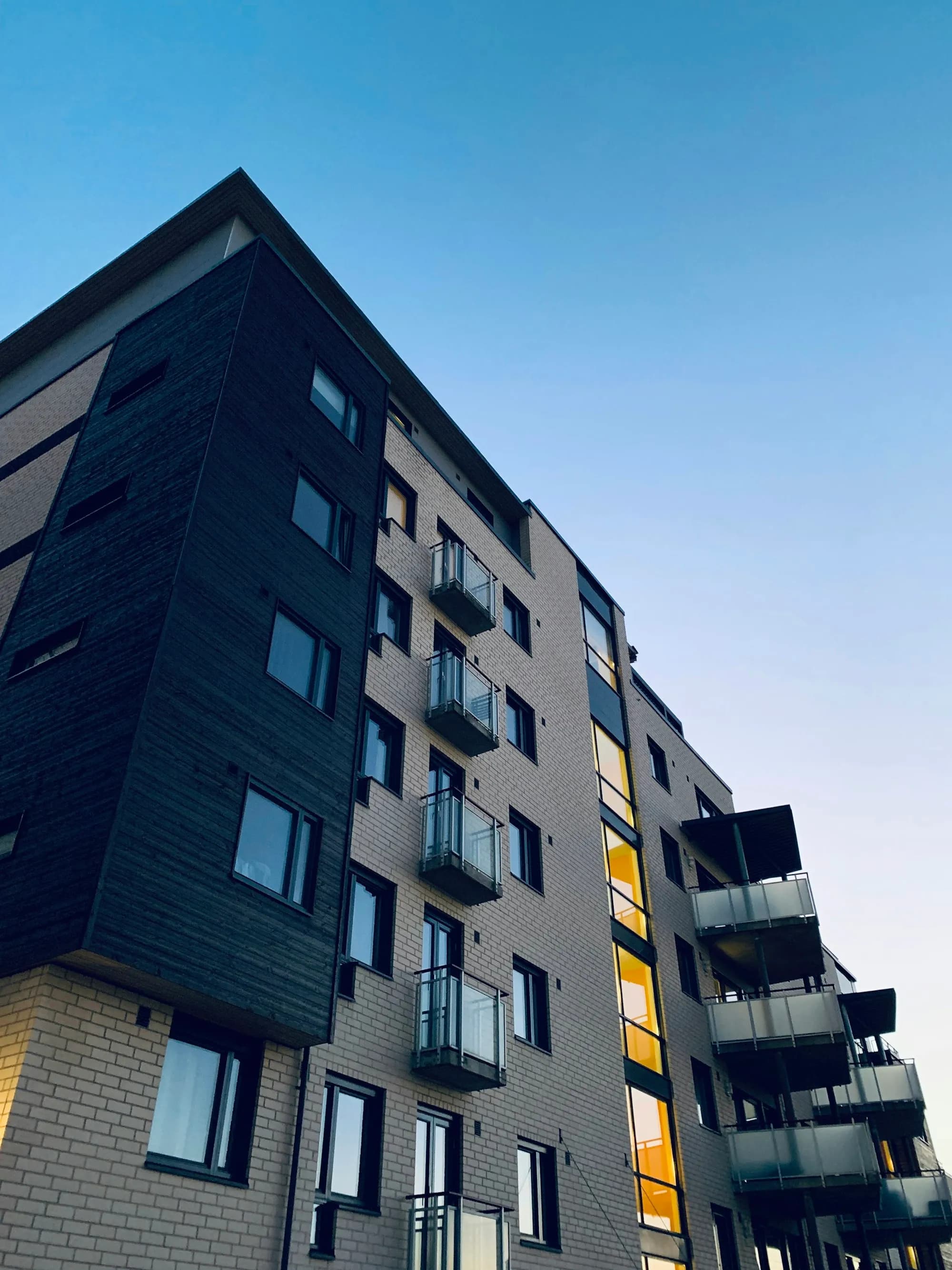 Facciata di un condominio con parti comuni da verificare